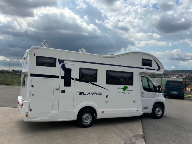 Autocaravana model McLouis Glamys 222