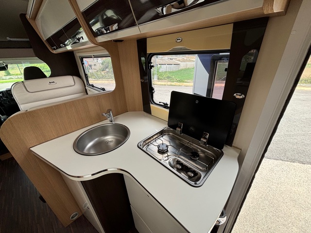 Autocaravana model McLouis Glamys 222